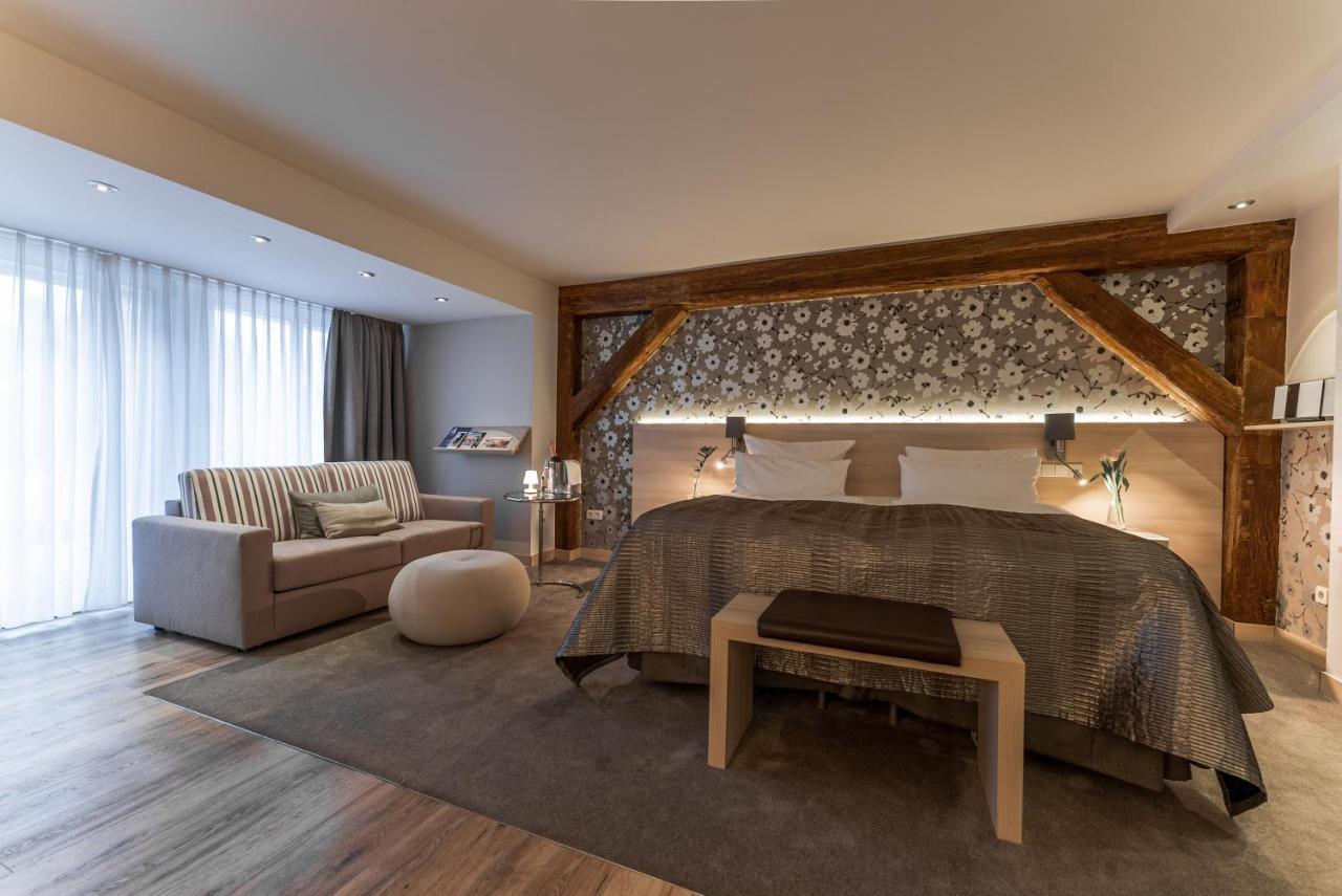 Hotel An Der Wasserburg Вольфсбург Экстерьер фото